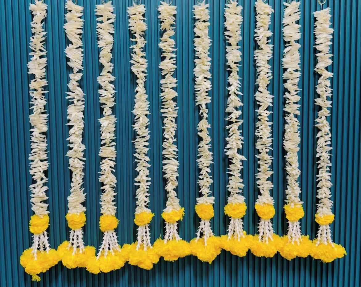 White & yellow strings for backdrop hanging