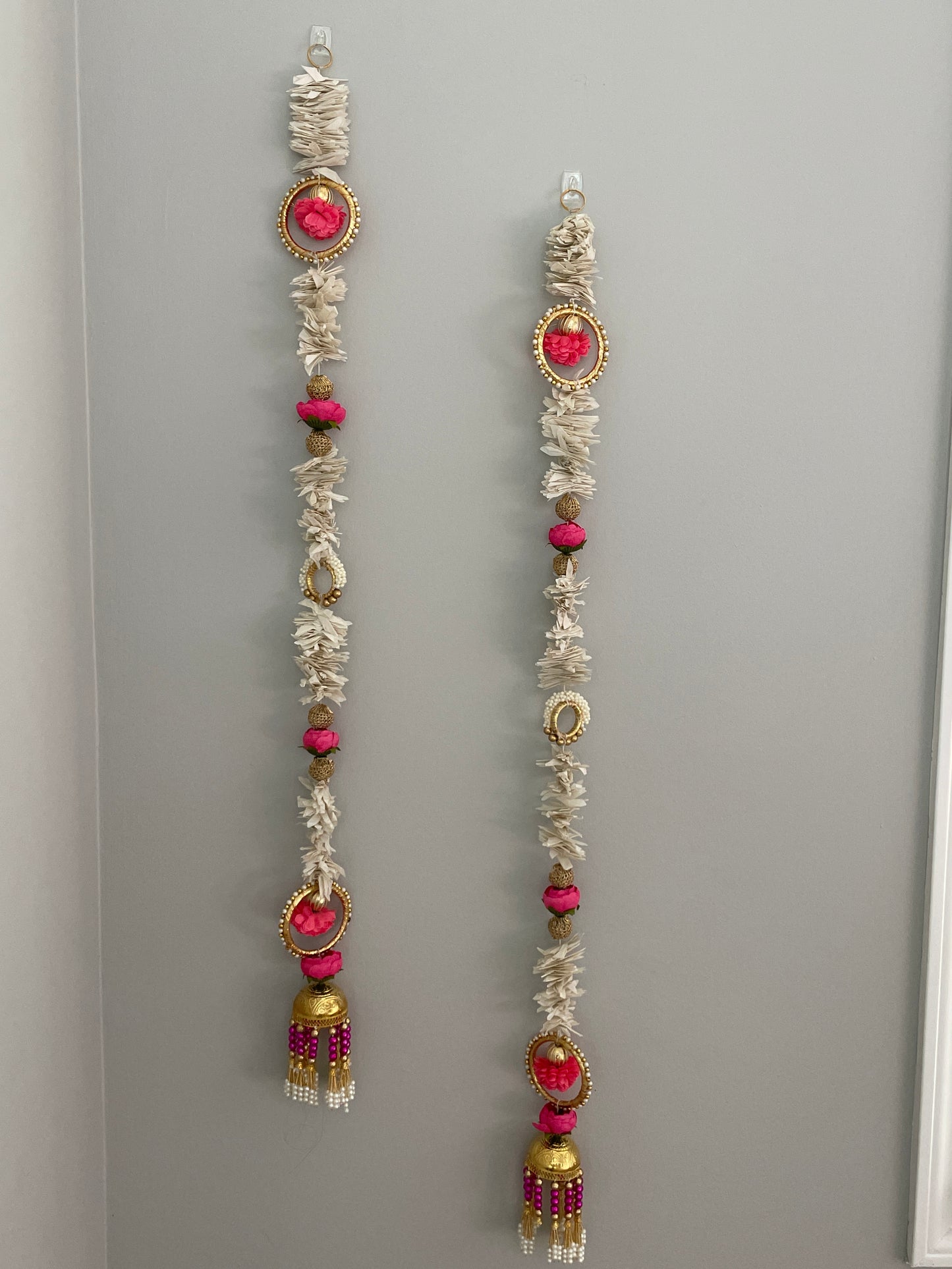 Wall hanging with pink flowers & tassels (pack of 2)