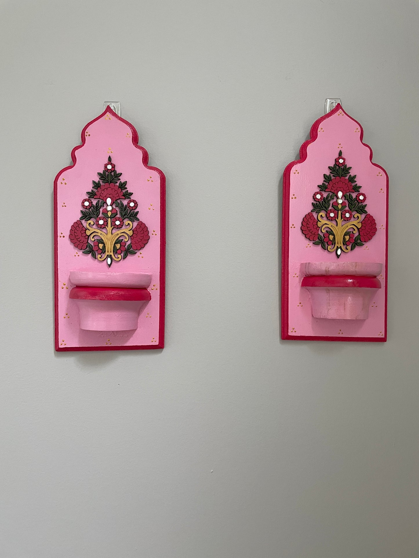 Gulabi Jharokha (Pink,Red)