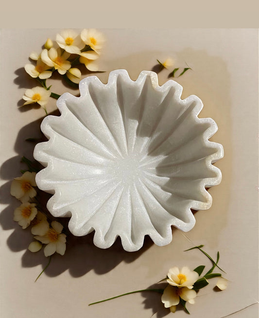 White Marble Ruffle Bowl 6"