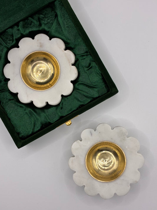 White Marble T-light candle holder - Flower shape